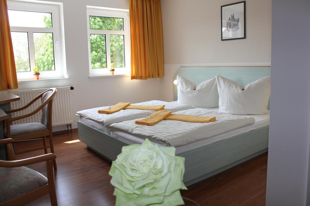 Lindenhof Hotel Thiendorf Exterior photo